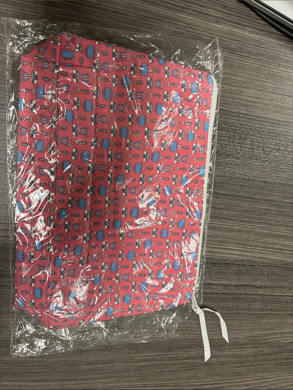 Vineyard Vines Pink Whale-Print Tech Pouch